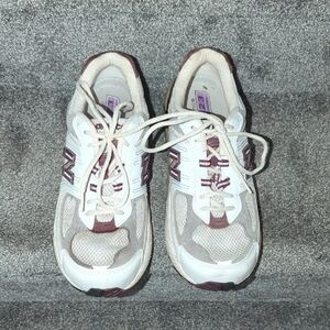 New Balance 1123 Women's Sneakers in White and Burgundy
